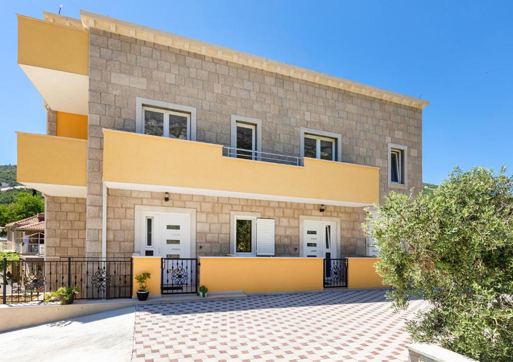 Olive tree apartment 1