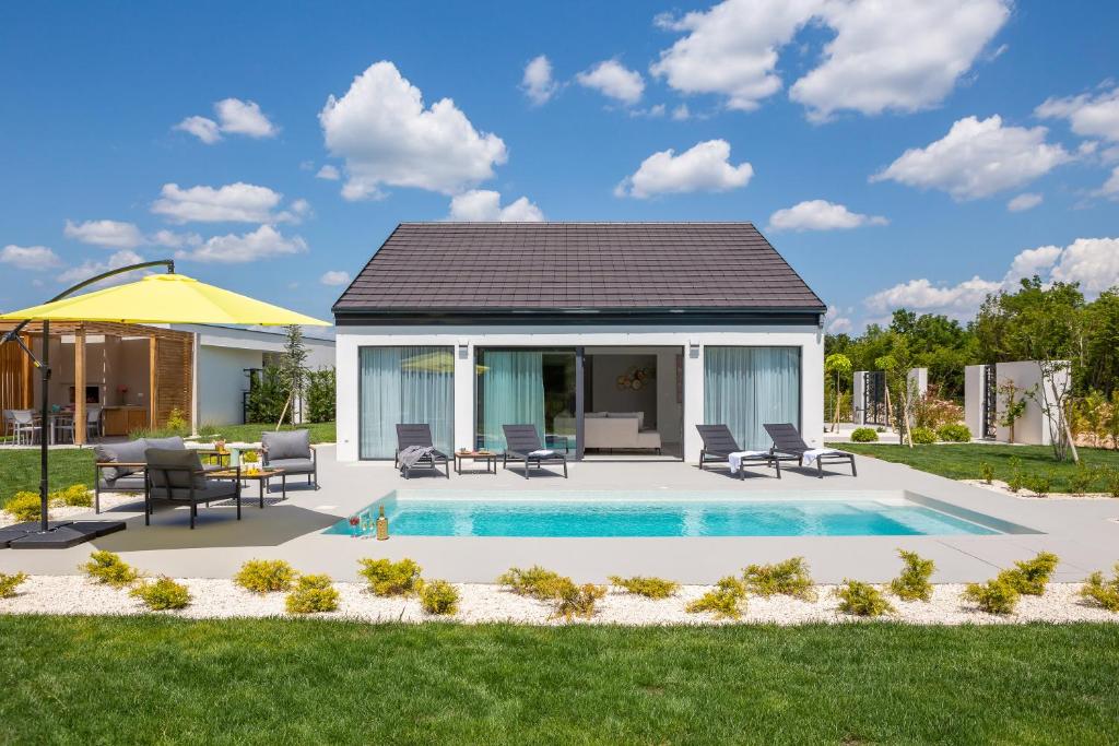 Bandelli villas photo 1