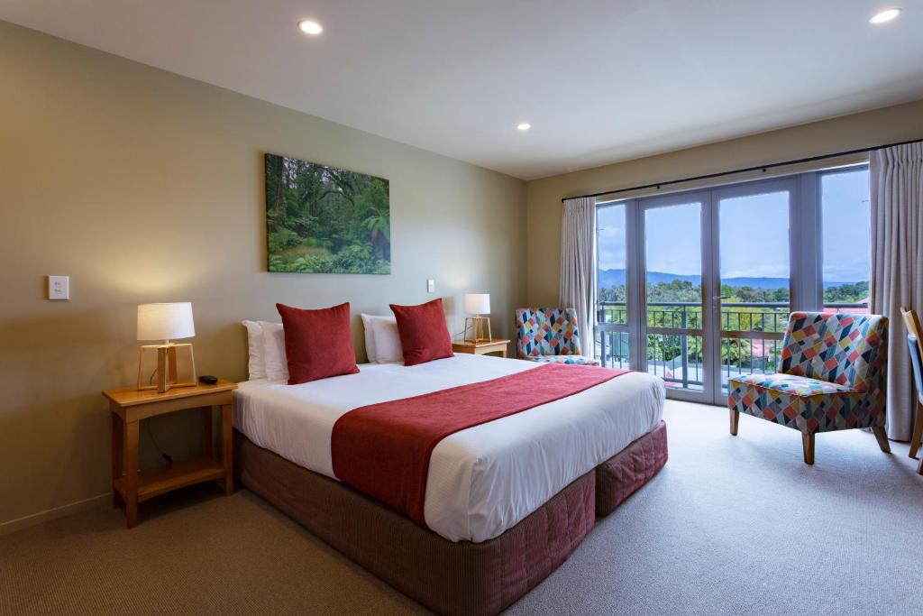 Distinction Fox Glacier - Te Weheka Boutique Hotel photo 1