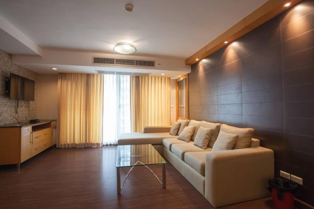 Lovely Two Bedroom In Bangkok Downtown Mrtbts