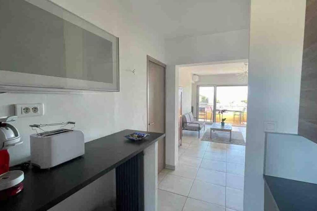 Appartement 2 chambres terrasse vue mer photo 3