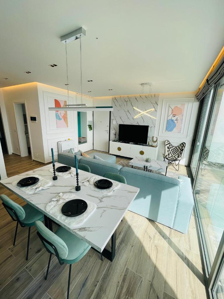 Turquoise Aarohi Apartment by DAMM's Villas photo 1