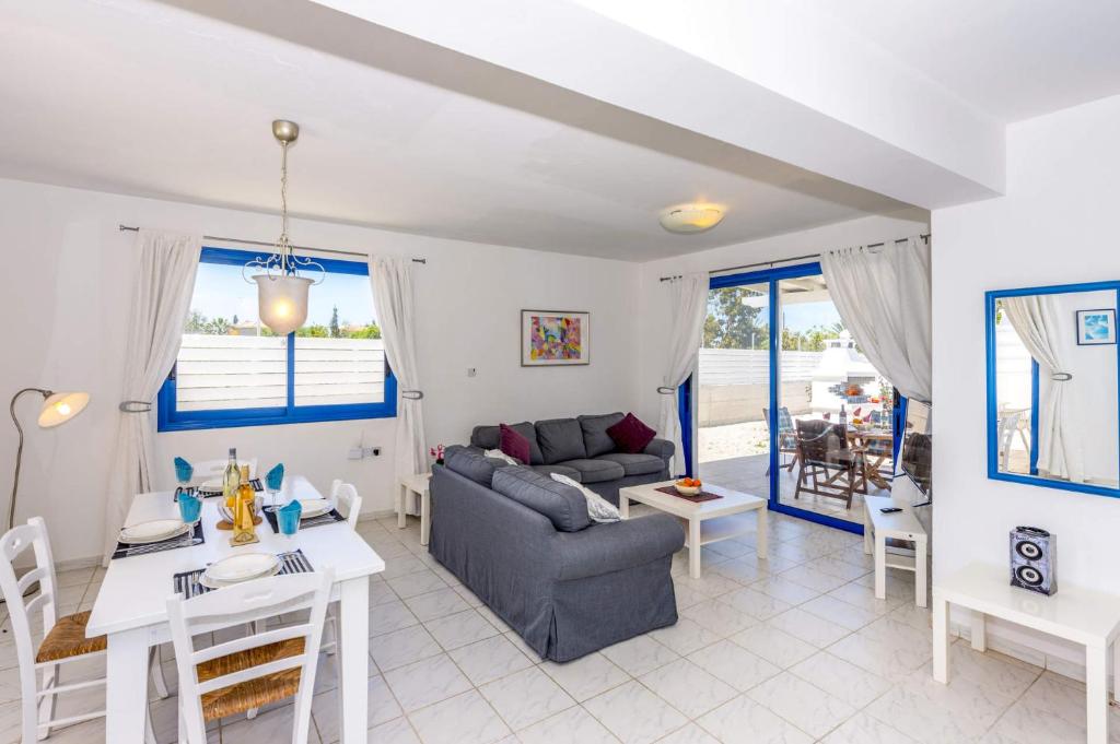 Villa Akti by Villa Plus photo 4