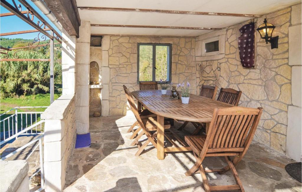 Amazing Home In Bessges With 4 Bedrooms And Wifi photo 4