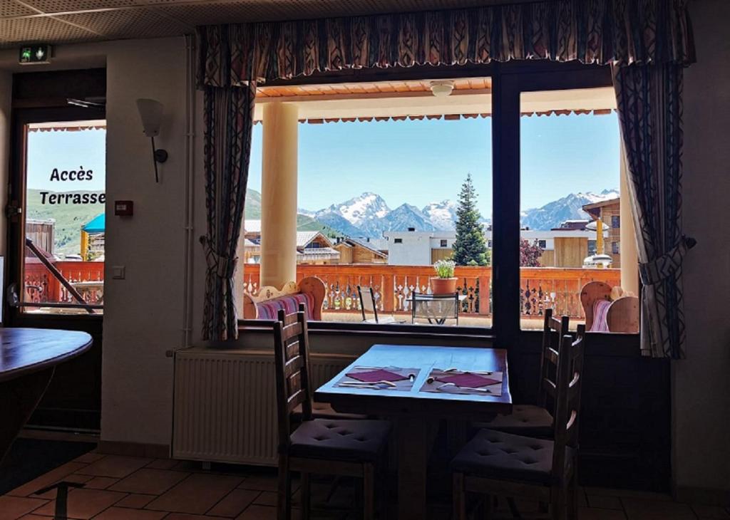 Hotel Les Bruyères photo 2