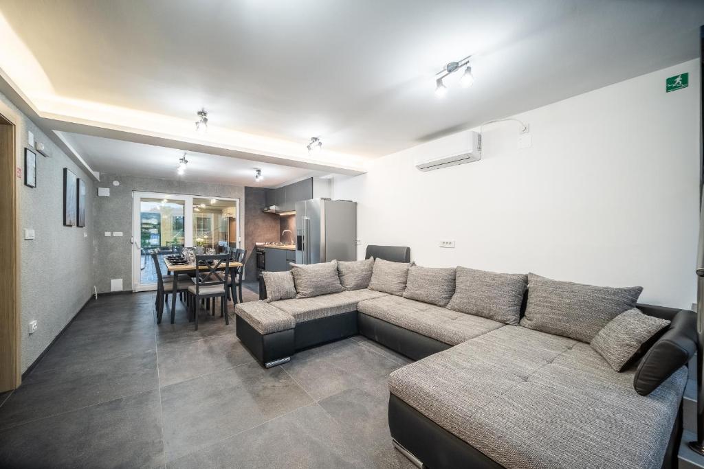 Villa Nesa - beautiful guest house at continental Croatia with Outdoor swimming pool, Sauna and 3 Bedrooms photo 4