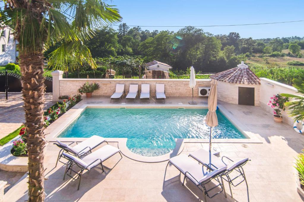 Villa Faggiolo by Villa Plus photo 1