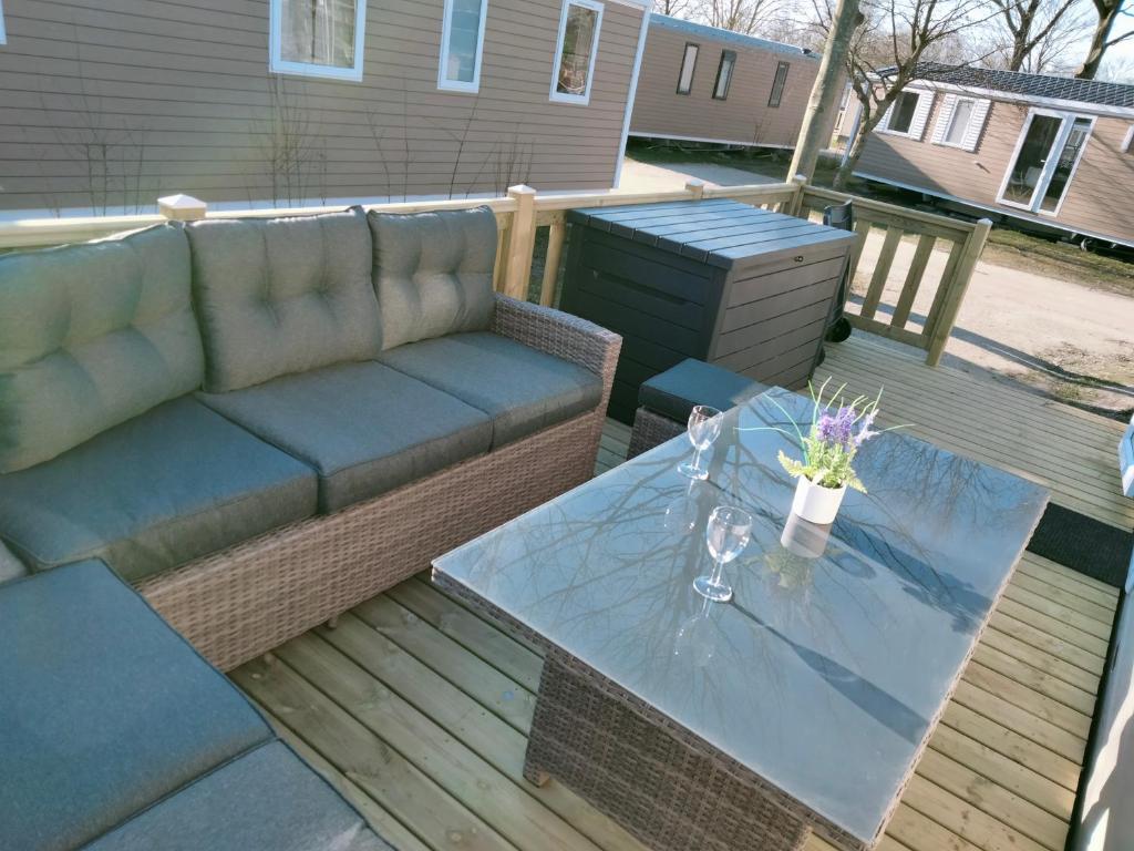 BJ Chalets - De Rug 1 - Vakantiepark Lauwersoog - LUXE, kindvriendelijke chalet MET vaatwasser! Vroege incheck! photo 3