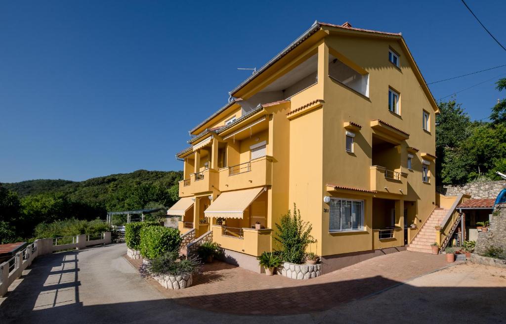 Apartments Silvana in Kampor photo 3