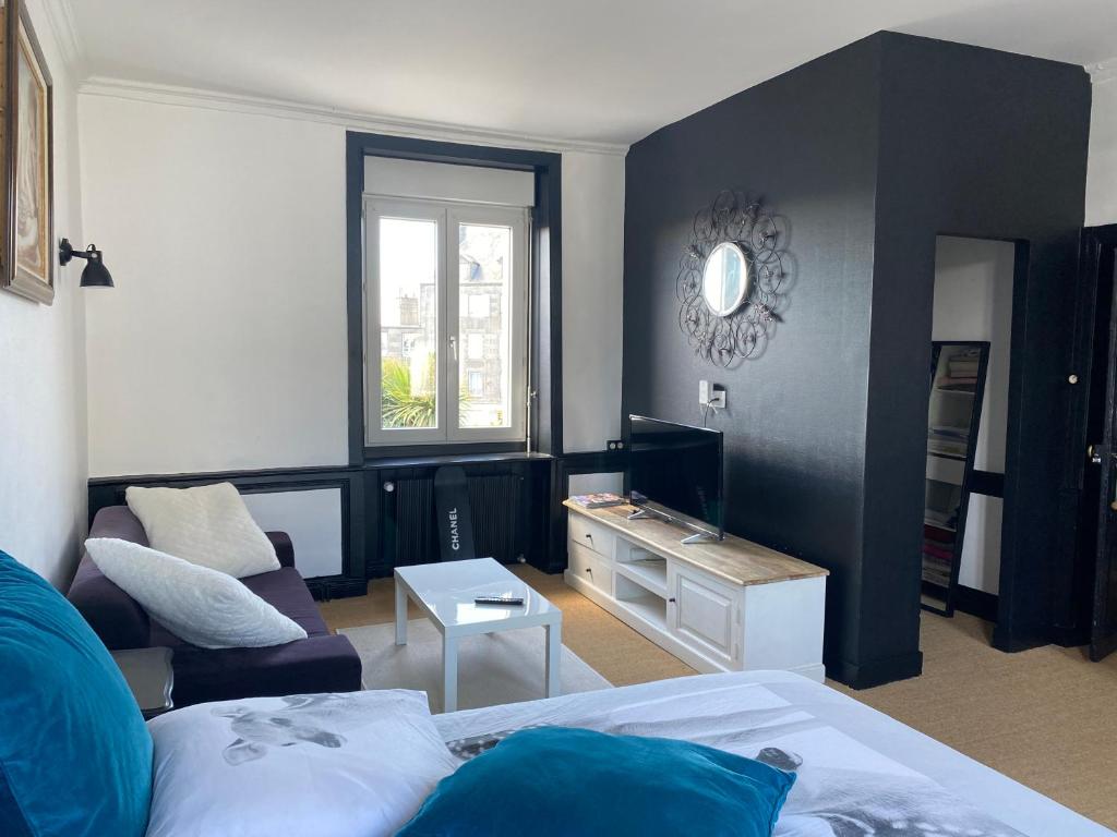CHAMBRE SPACIEUSE DANS MAISON RENOVEE photo 1