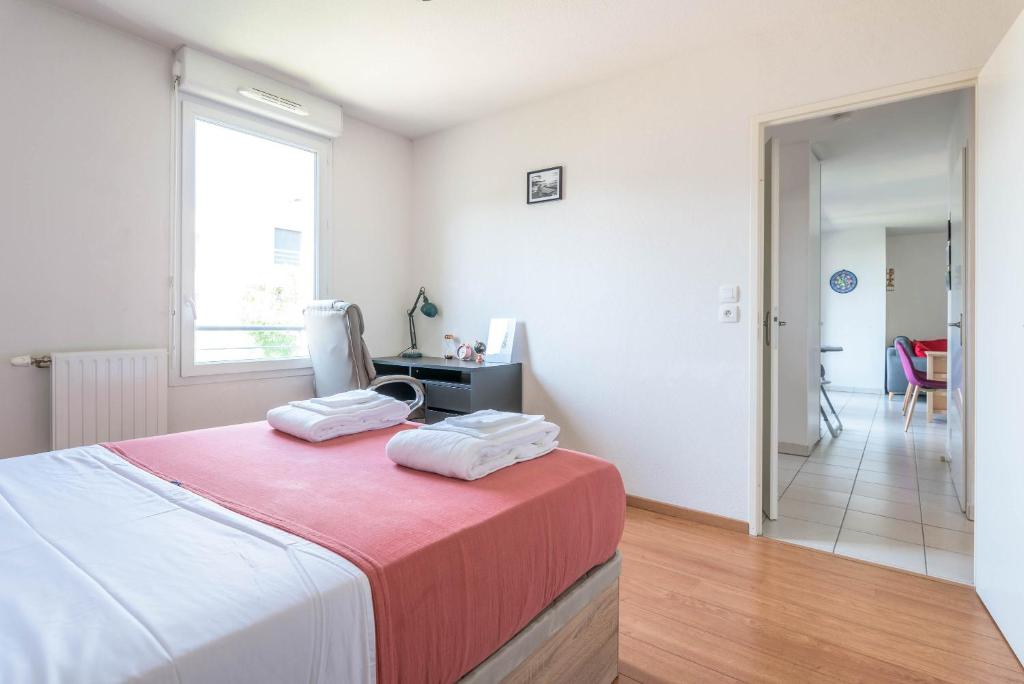 La loge du Minotaure, parking et bureaux photo 4