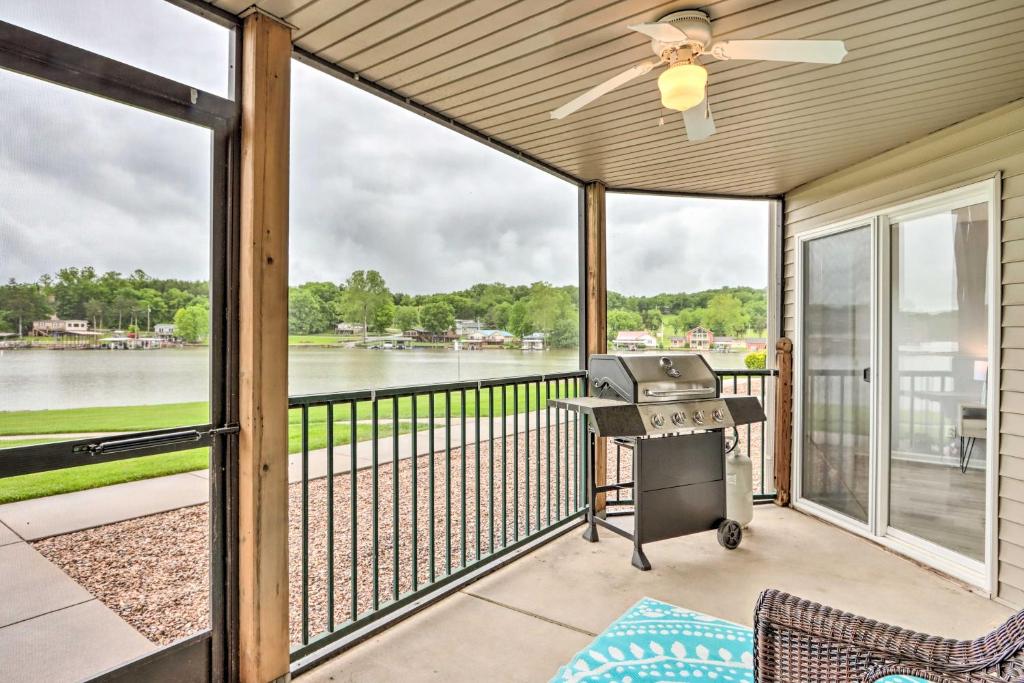 Camdenton Condo with Pool Access and Lake Views! photo 2