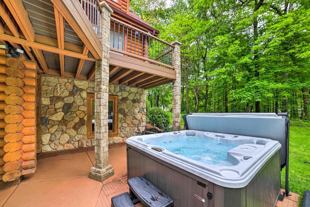 Classy Home with Hot Tub Walk to Gilletts Lake photo 1