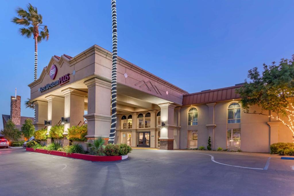 Best Western Plus Hilltop Inn image