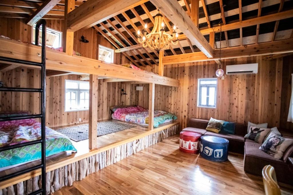 First Class Backpackers Inn - FBI AWAJI photo 4