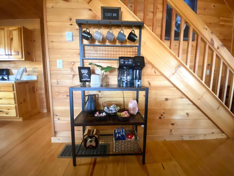 MTN Cabin Sleeps 10 - 5 Mins To Fishing & Camping photo 2