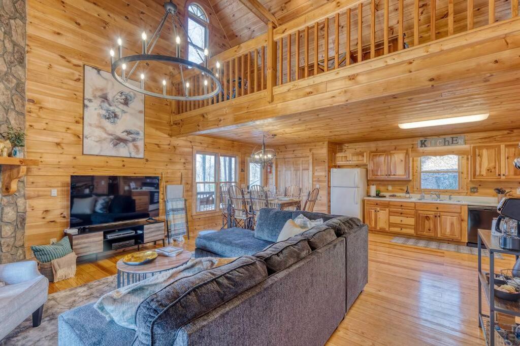 MTN Cabin Sleeps 10 - 5 Mins To Fishing & Camping photo 4