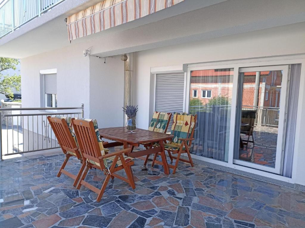 Lovely holiday home with swimming pool and terrace photo 3