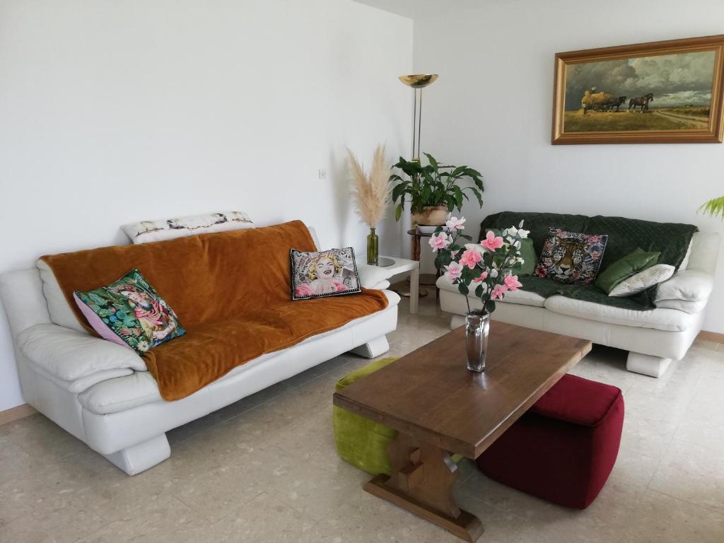 L'Opaline, Jolie Maison avec Jardin 6 pers,10km Honfleur, linge et internet inclus photo 1