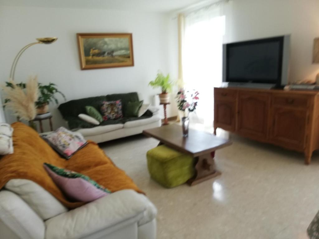 L'Opaline, Jolie Maison avec Jardin 6 pers,10km Honfleur, linge et internet inclus photo 2