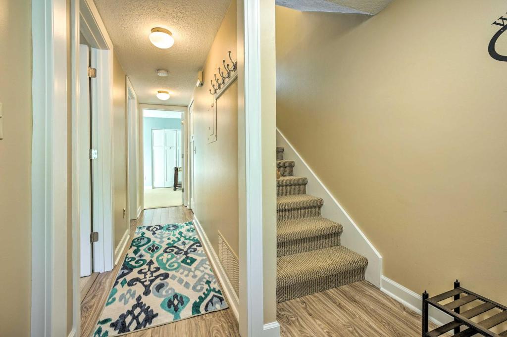 Sunny South Haven Condo Less Than 1 Mi to Beaches! photo 3