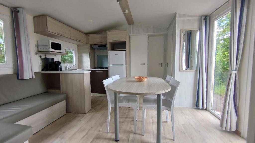 Chalet 156 voor 6 personen De Kuilart 5-sterren camping in Friesland photo 3