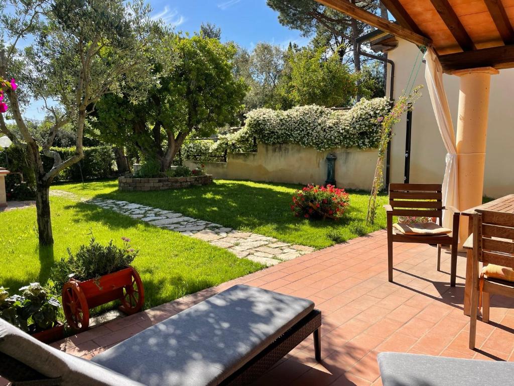 Casa Sophia, piscina con vista mare - ingresso, giardino, barbecue e parcheggio privati by ToscanaTour photo 4