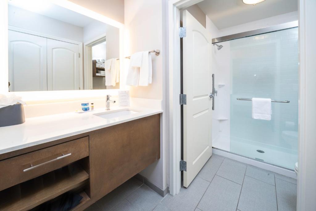 Staybridge Suites - Summerville, an IHG Hotel photo 1