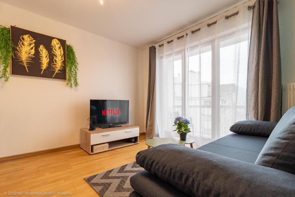 ZenBNB - LE MODERNA - Near Train Station - Spacious - Design photo 4