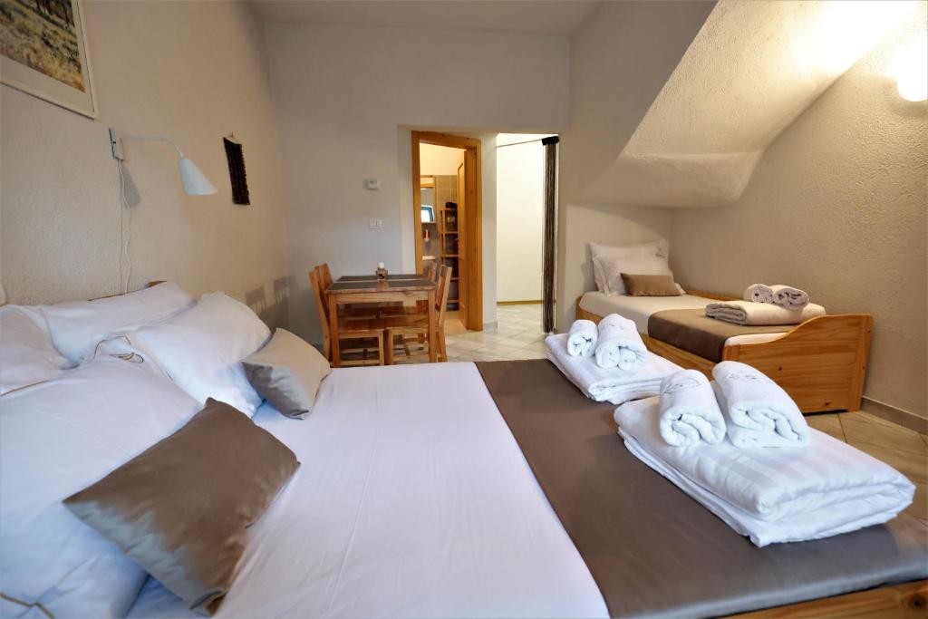 GUESTHOUSE Idila pod Nanosom photo 3