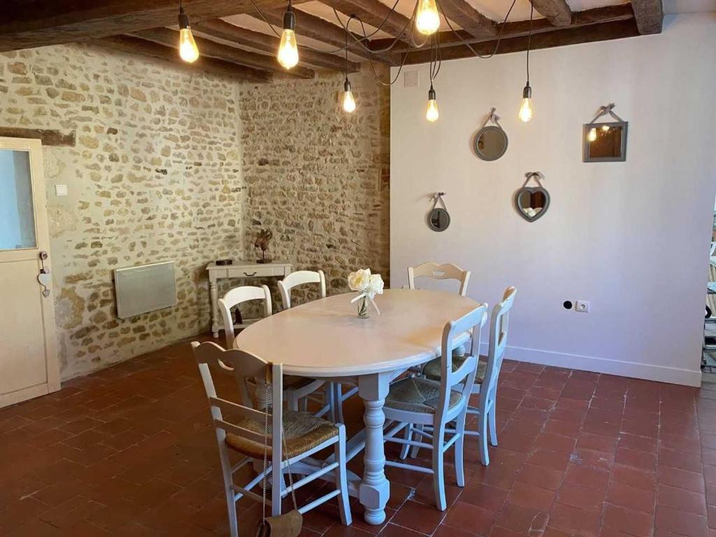 Gîte Mézières-sous-Lavardin, 4 pièces, 6 personnes - FR-1-410-333 photo 3