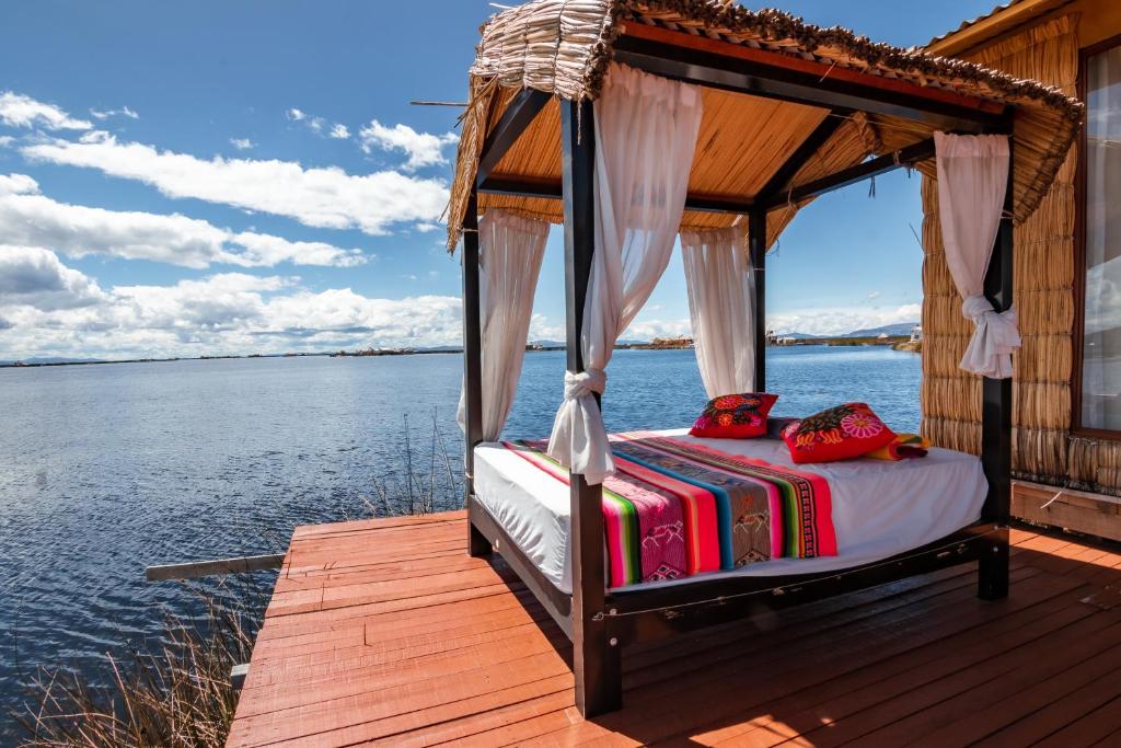 UROS TITICACA LODGE Puno Peru photo 1