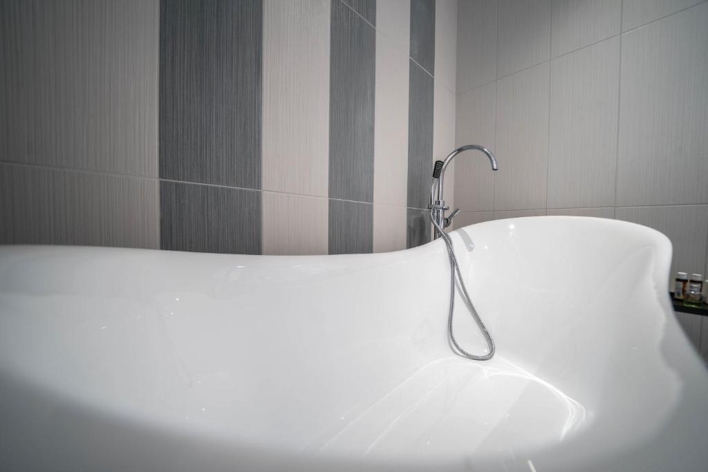 Aiolos Executive Suite photo 4