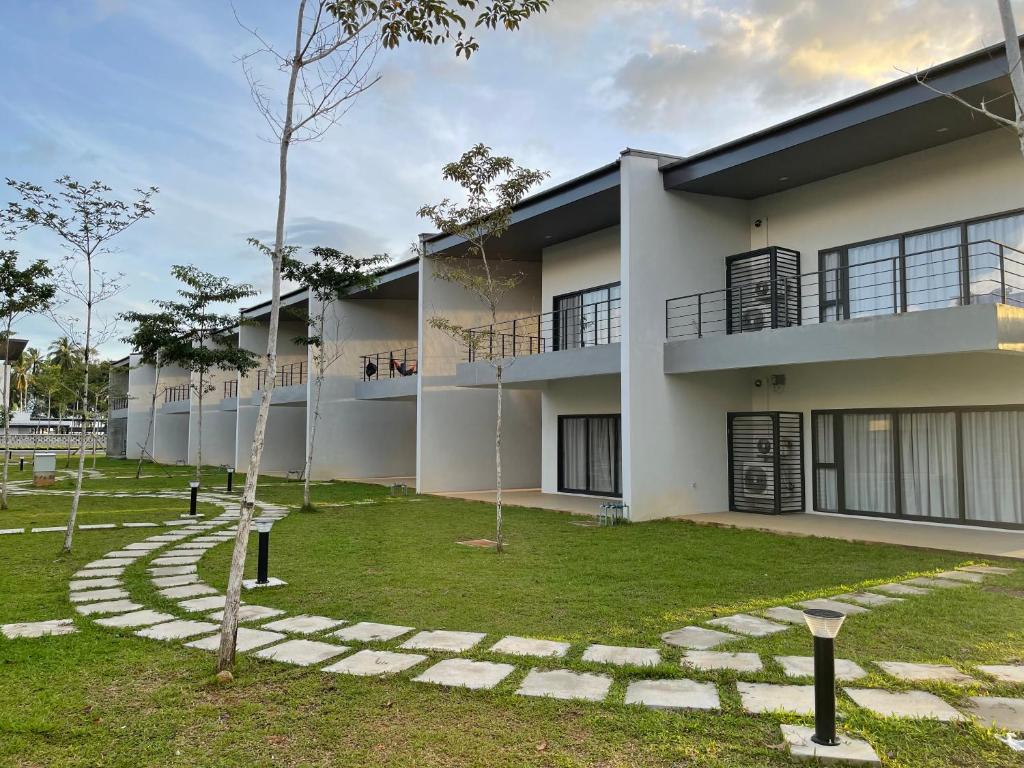 RTS - ROXY Townhouse Sematan - Private - UPPER UNIT photo 1