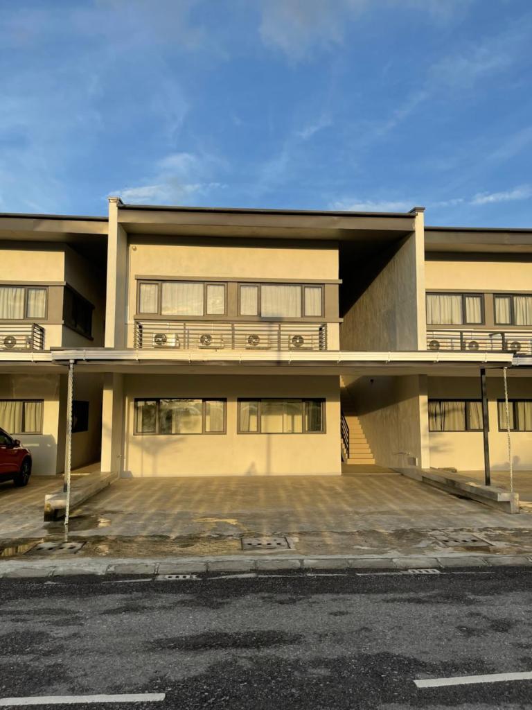 RTS - ROXY Townhouse Sematan - Private - UPPER UNIT photo 4