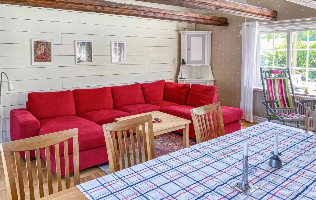 Beautiful Home In Varberg With Wifi And 4 Bedrooms photo 2