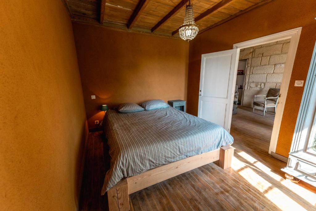 Suite campagnarde de 40 m2 avec vue sur les vignes au Château Camponac photo 4