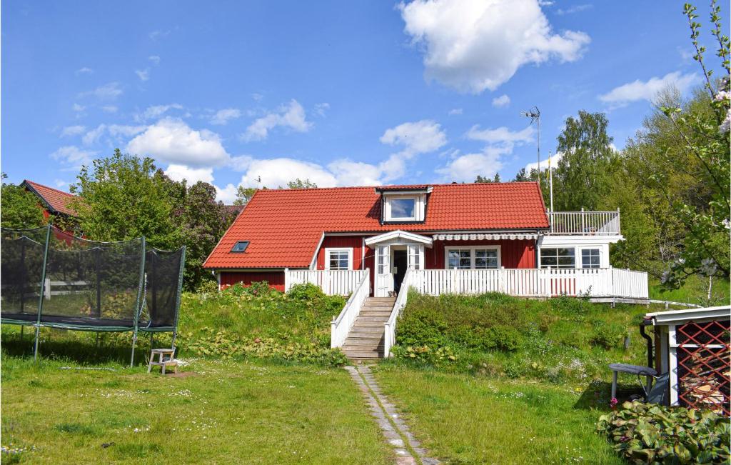 Nice Home In Tenhult With 3 Bedrooms