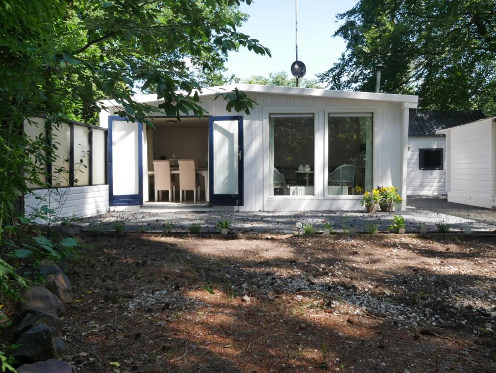 "Dennenhuisje" op bospark IJsselheide Hattemerbroek photo 2
