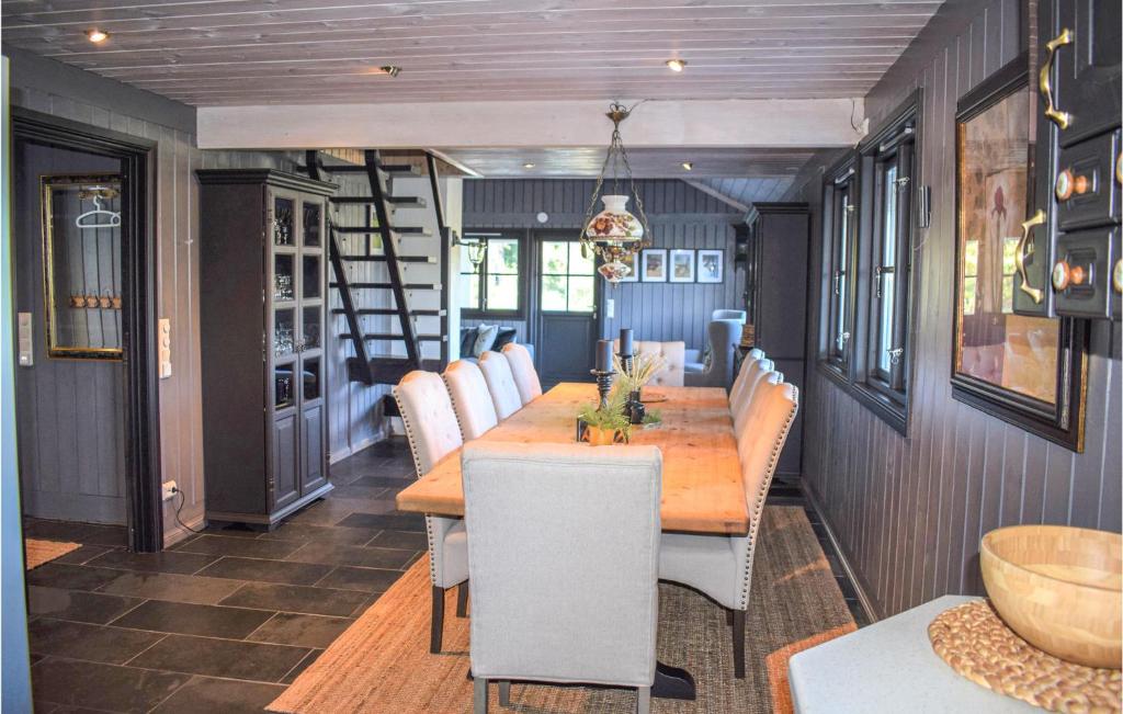 Beautiful Home In Vrdal With 4 Bedrooms And Wifi photo 3