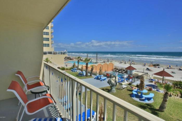 Daytona Dream Inn By AmeriVu photo 2
