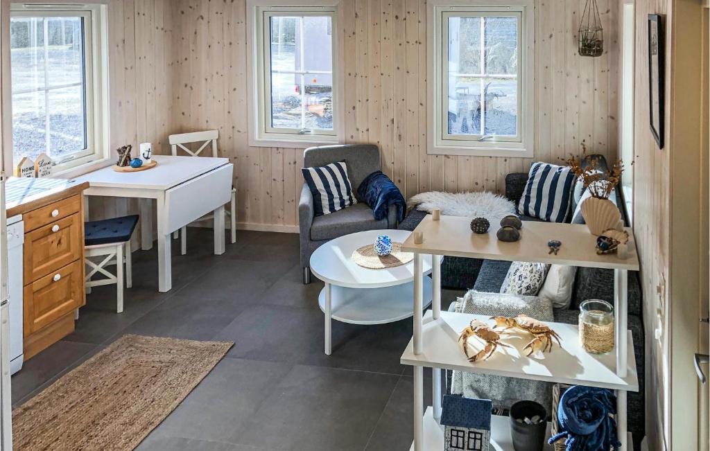 Awesome Home In Lyngdal With 2 Bedrooms And Wifi photo 1