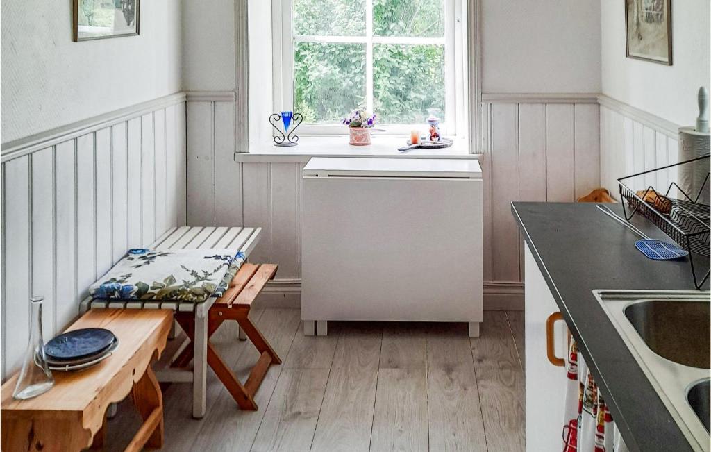 Awesome Home In Dalahusby With Kitchen photo 2