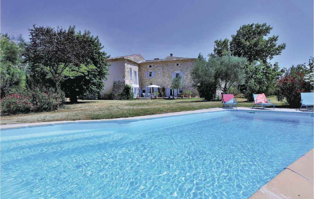 Beautiful Home In Clon Dandran With 2 Bedrooms, Wifi And Private Swimming Pool