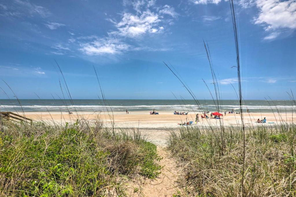 Surfside Oceanfront Cottage with Beach Access! photo 2