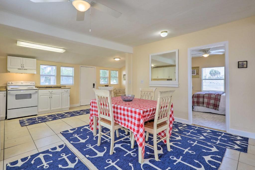 Surfside Oceanfront Cottage with Beach Access! photo 3