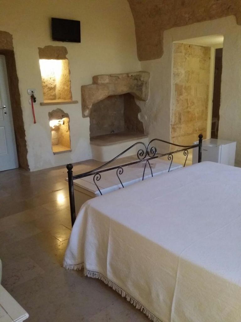 Antica Masseria Ficazzana - Tap to explore photos