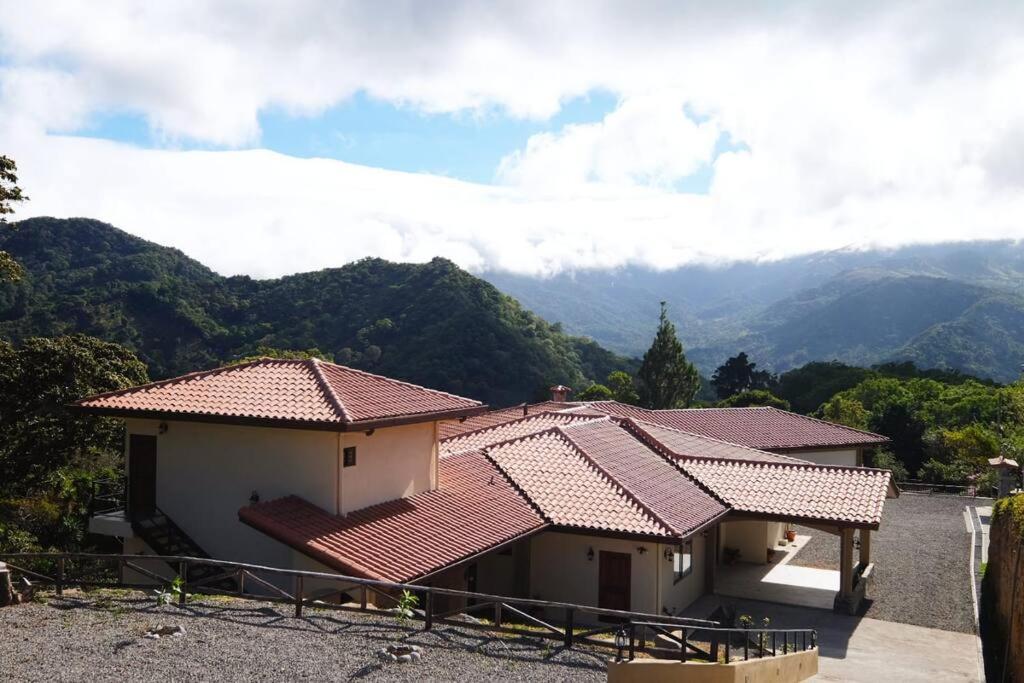 Self catering studio by Inn The Coffeepot photo 2