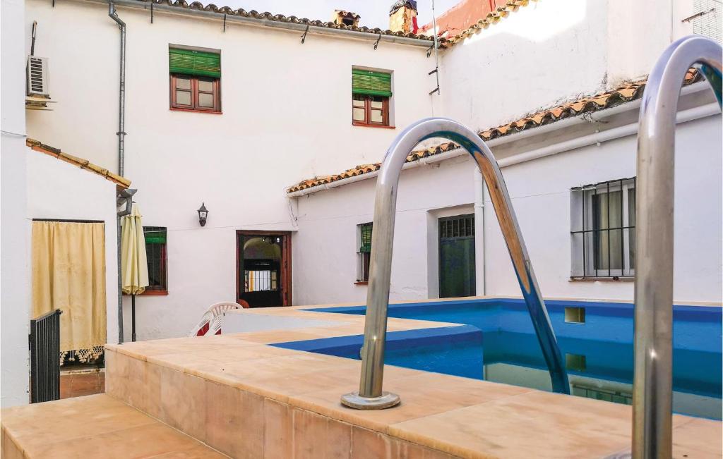 Beautiful Home In El Bosque With 3 Bedrooms, Wifi And Outdoor Swimming Pool