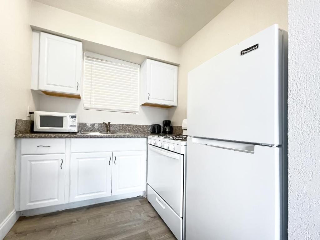 Silver Spray Motel photo 3